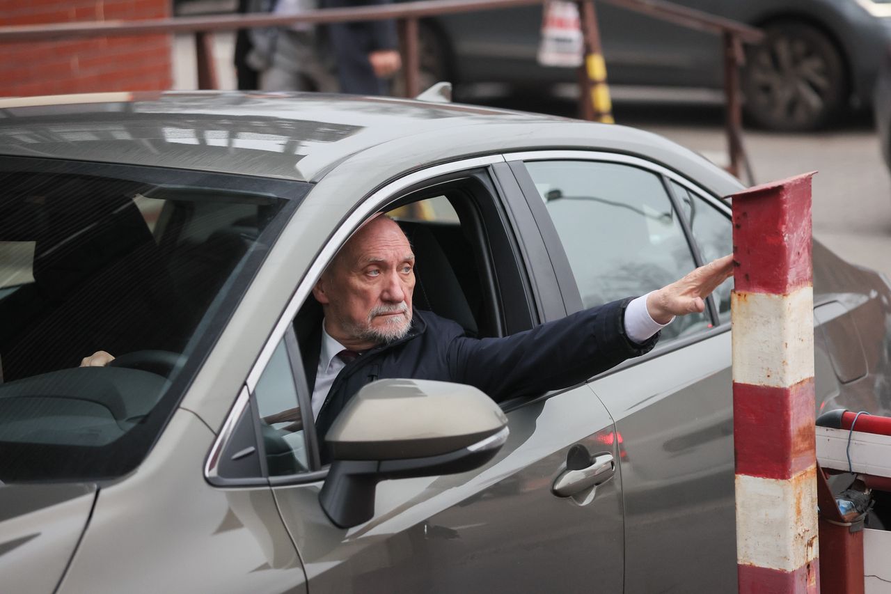 Macierewicz przyłapany. Gnał ulicami Krakowa