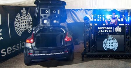 Nissan Juke Box - impreza i 18 900 watów na kołach [wideo]