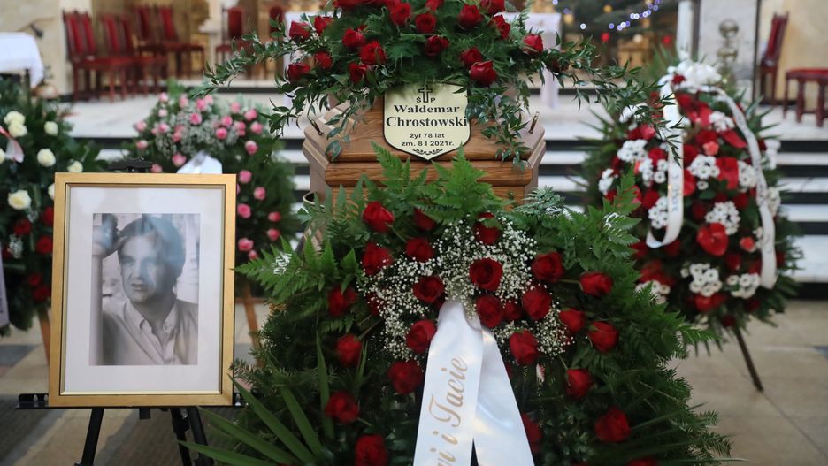 Warszawa. Msza święta pogrzebowa Waldemara Chrostowskiego w kościele św. Stanisława Kostki 