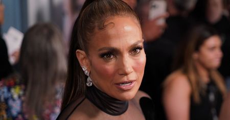 Jennifer Lopez wspomina metody wychowawcze matki: "TŁUKŁA NAS"