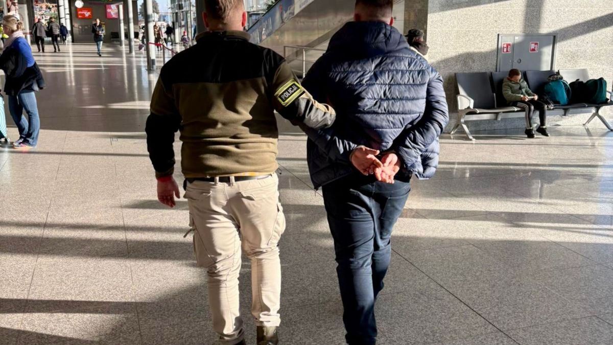 Poszukiwany 32-latek zatrzymany na lotnisku.