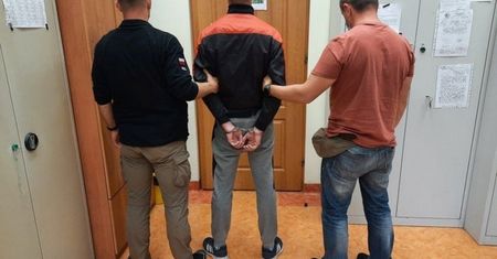 Poszukiwany 33-latek w rękach policjantów. Zabił swojego psa