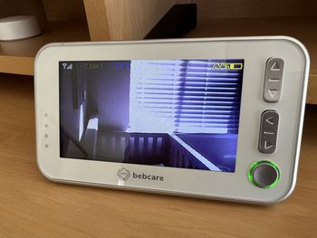 Przerażający sygnał wideo na elektronicznej niani