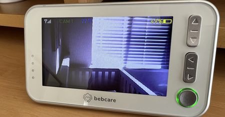 Przerażający sygnał wideo na elektronicznej niani
