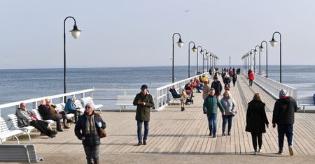 Nieoficjalnie: nowe obostrzenia od soboty. Hotele i maseczki w agendzie