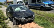 Rozbił auto na przepuście drogowym i uciekł porzucając pojazd. W akcji poszukiwawczej pies tropiący