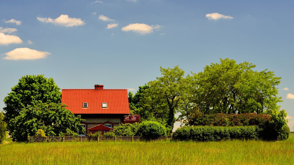Dom do 70 mkw. bez pozwolenia. By go postawić, musisz mieć aż 1000 mkw. działki
