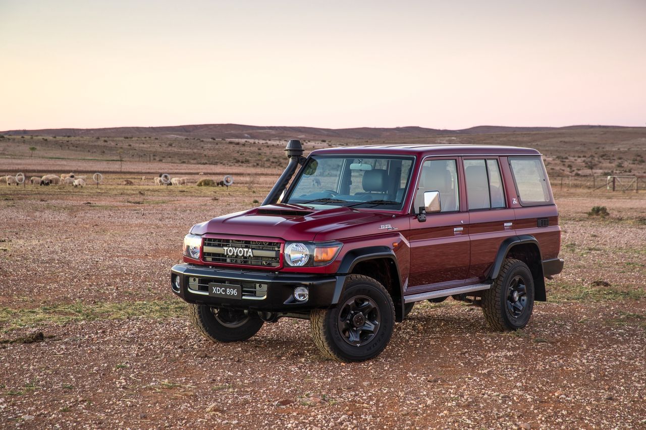Odświeżony w 2007 roku Land Cruiser 70 w wersji nadwozia Station Wagon