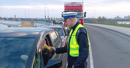 Nietrzeźwi za kierownicą i dziesięć kolizji. Pracowity weekend włocławskich policjantów
