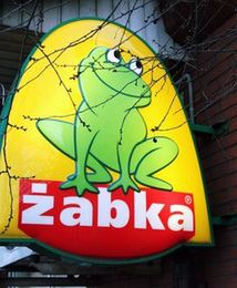 Żabka otwiera sklepy nad morzem. Będą czynne w nocy