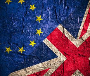 Funt poniżej 4,90 zł. Rodziny emigrantów przez Brexit dostaną 700 milionów mniej