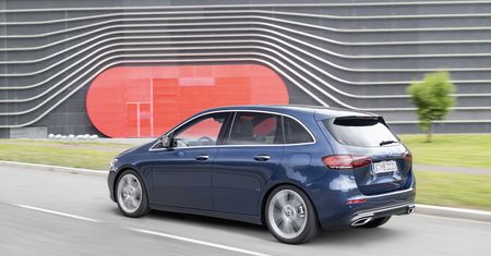 Mercedes-Benz Klasy B wjeżdża do salonów. Poznaliśmy ceny