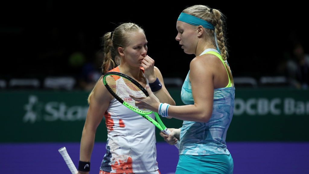 Johanna Larsson (z lewej) i Kiki Bertens (z prawej)