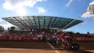 Żużel. Problem Polonii? Otwarto oferty, ale jest za drogo