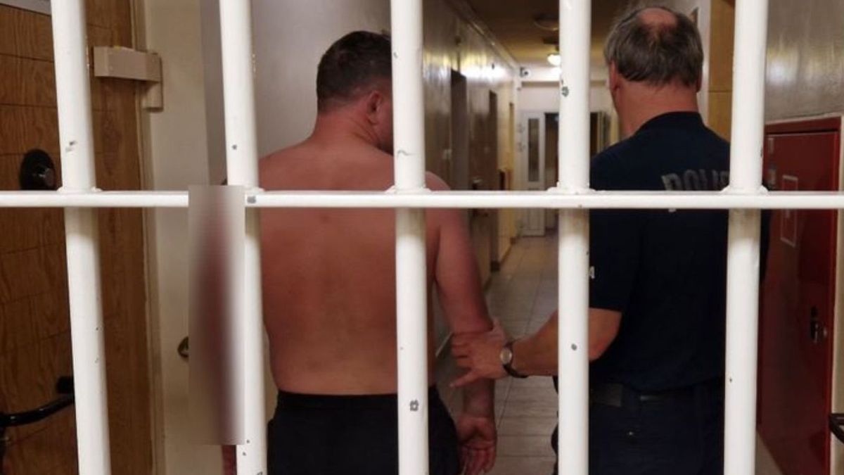 Mężczyzna awanturował się pod sklepem
