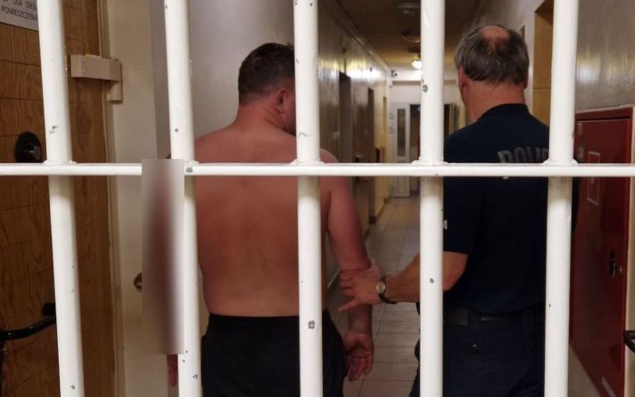 Awantura w sklepie. Półnagi agresor miał zakrwawione pięści