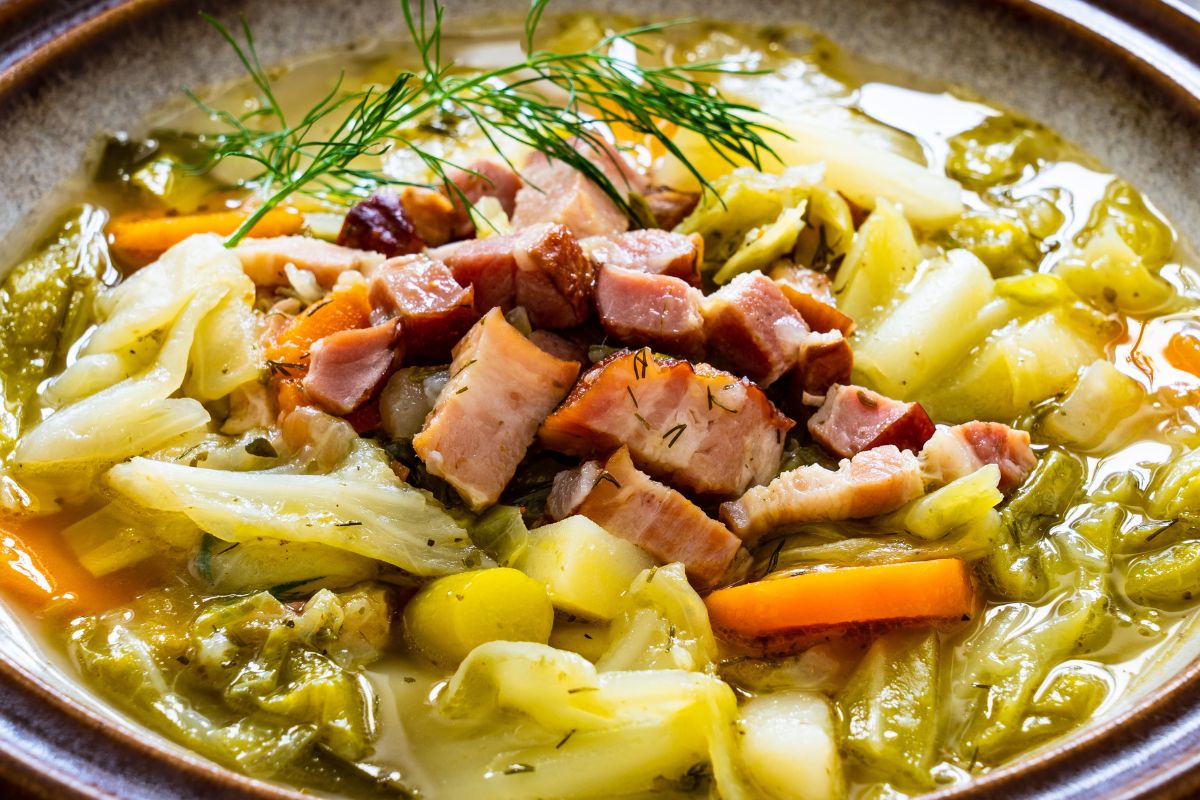 Do kapuśniaku dodaję nietypową kapustę. Miękkie paseczki pokochają nawet dzieci