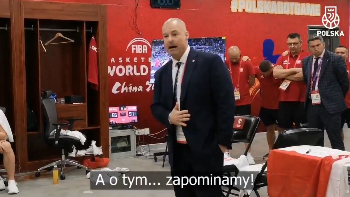 Mike Taylor w szatni po meczu Polska - Argentyna na MŚ koszykarzy