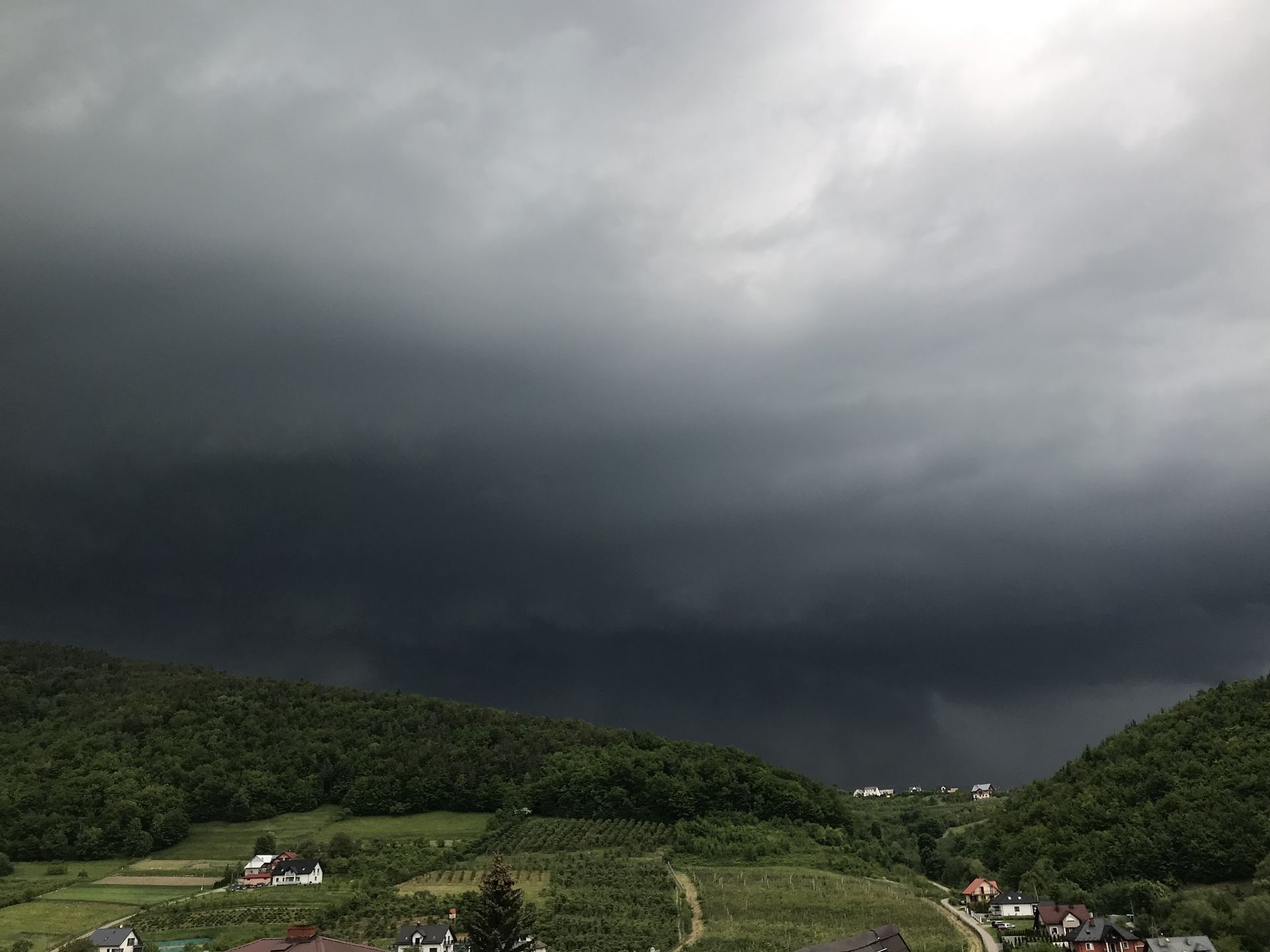 Małopolska. Opady gigantycznego gradu