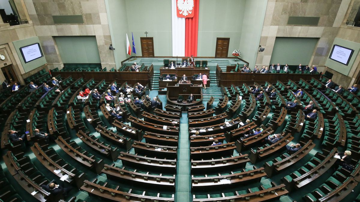 Sala sejmowa podczas 1. czytania obywatelskiego projektu ustawy o ograniczeniu handlu w niedzielę