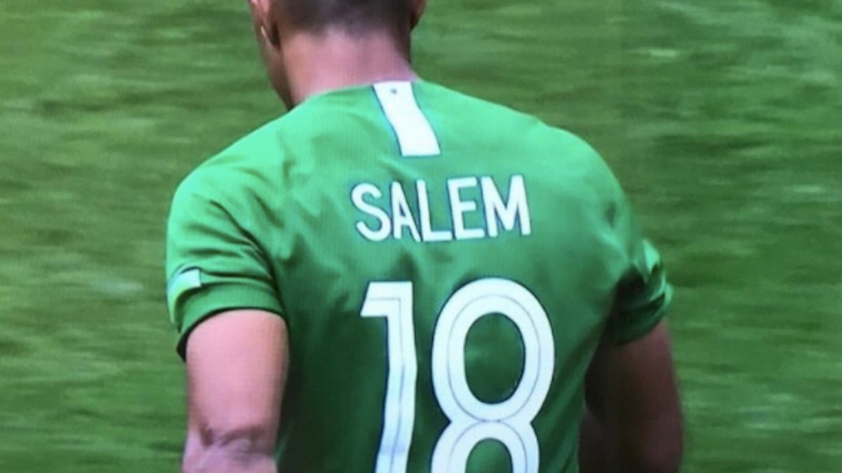Zdjęcie okładkowe artykułu: Instagram /  / Salem Al-Dawsari zagrał w meczu z Rosją w koszulce z błędnie umieszczoną cyfrą.