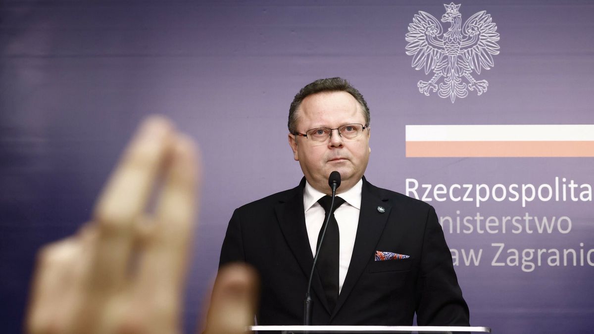 Wiceminister spraw zagranicznych Andrzej Szejna jest na urlopie 