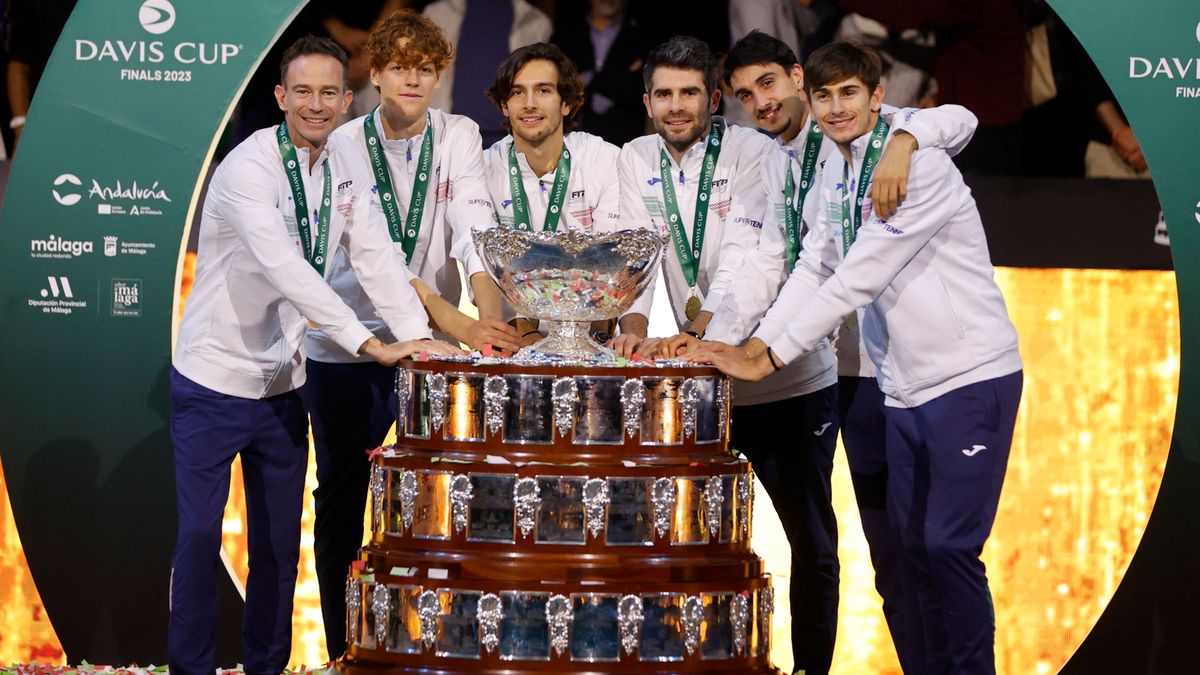 Zdjęcie okładkowe artykułu: PAP/EPA / Jorge Zapata / Na zdjęciu: Reprezentacja Włoch, triumfatorzy Pucharu Davisa 2023
