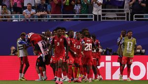 Zadziwiają świat na mundialu, mają dużą szansę na wyjście z grupy. Oto co musi się stać