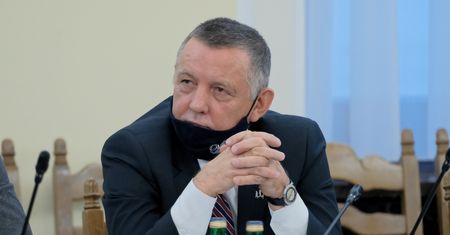 Marian Banaś drwi z partii Ziobry. Przypomina pomysł sprzed lat