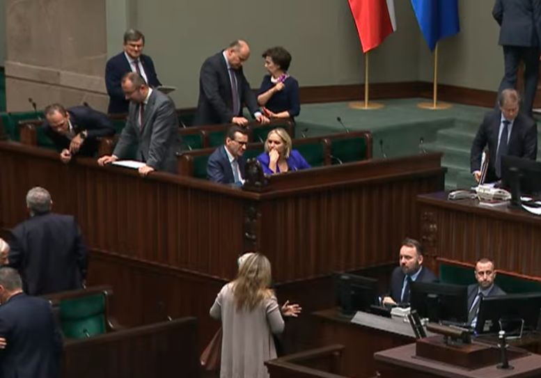 Sukces Dominiki Chorosińskiej. Udało jej się usiąść obok premiera