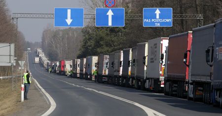 Media ukraińskie: Polska i kraje bałtyckie planują blokadę transportową