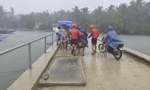 Są ofiary. Supertajfun Fung-wong uderzył w Filipiny