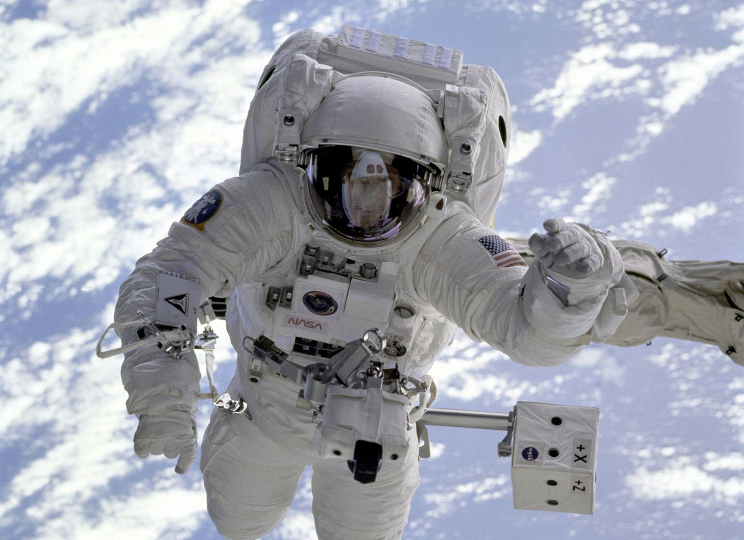 Historyczny powrót. Najstarszy astronauta wrócił na Ziemię