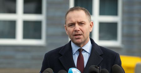 Nawrocki w siedzibie PiS. Kaczyński demaskuje kandydata?