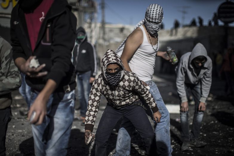 Starcia w Jerozolimie. Palestyńczycy obrzucili żołnierzy kamieniami