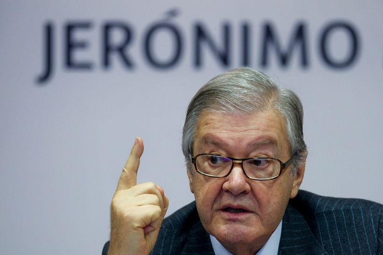 Właściciel Biedronki już nie taki bogaty