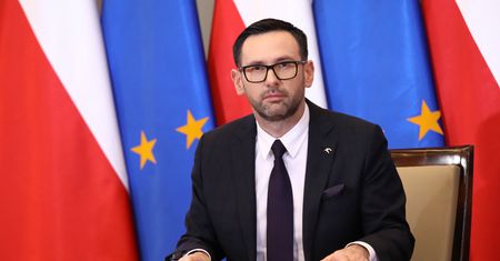 Nowy rurociąg zastąpi 25 tys. wagonów. Ma zwiększyć bezpieczeństwo dostaw paliw na Śląsk