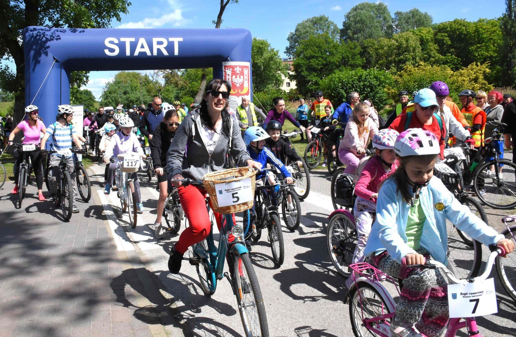 W sobotę, 24 maja, odbył się rajd rowerowy &#34;Śladami Uzdrowiska&#34;. W imprezie zorganizowanej przez gminę Inowrocław uczestniczyło ponad 300 cyklistów
