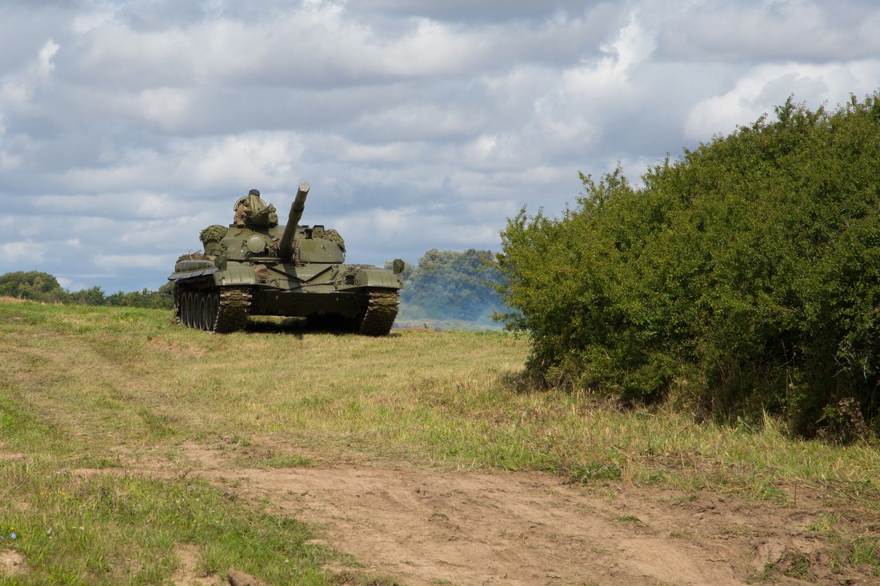 Polskie czołgi w Ukrainie. T-72M1 i T-72M1R zmierzają na front