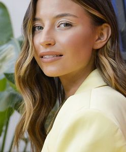 Julia Wieniawa kręci biodrami w bikini swojej marki. Zachęca do zakupu?