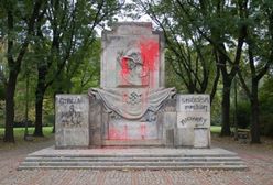 Pomnik Żołnierzy Radzieckich w Parku Skaryszewskim po raz kolejny oblany farbą