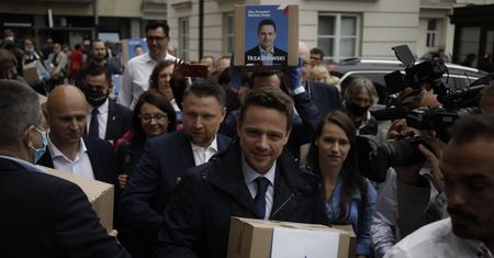 Prokuratura wszczęła śledztwo ws. zbiórki podpisów dla Rafała Trzaskowskiego. Przesłuchano 6 osób
