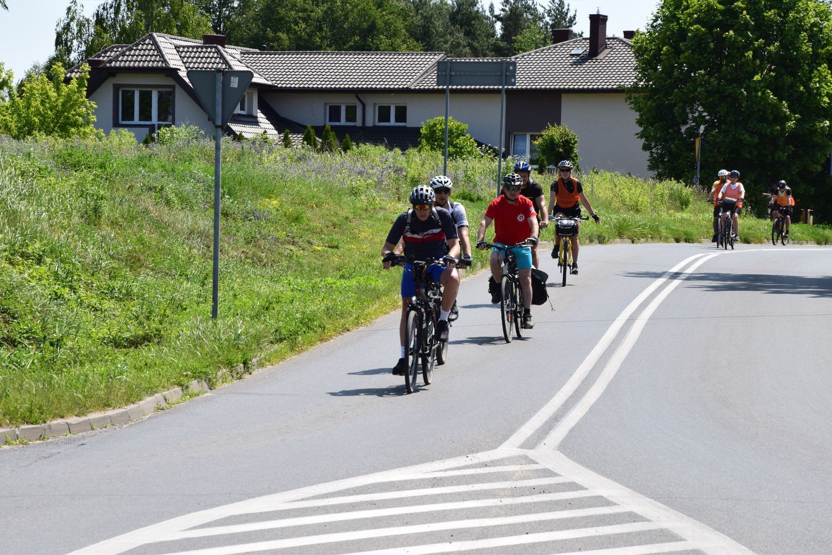 21 czerwca z Rewicy w gminie Jeżów w powiecie brzezińskim wyruszył II Rajd od Źródeł Rawki. Rowerzyści mają do przejechania 99 km, by osiągnąć metę w Kęszycach w gminie Bolimów