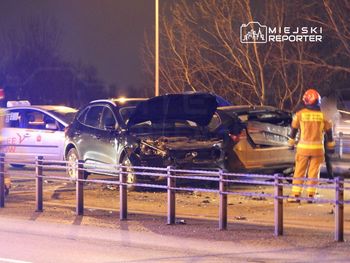 Warszawa: Grota-Roweckiego sparaliżowany po zderzeniu pojazdów