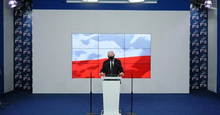PiS chce walczyć z "tłustymi kotami". Nie będzie rodzin posłów w państwowych spółkach