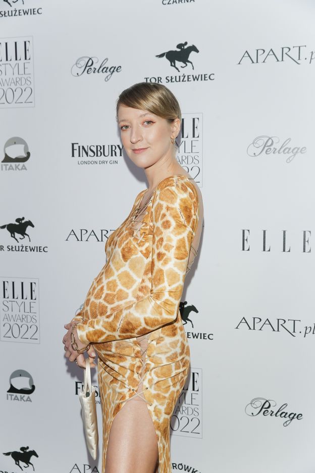 Lara Gessler Z Dumą Prezentuje Ciążowe Krągłości W ObcisŁej Sukni Na Elle Style Awards 2022 9897