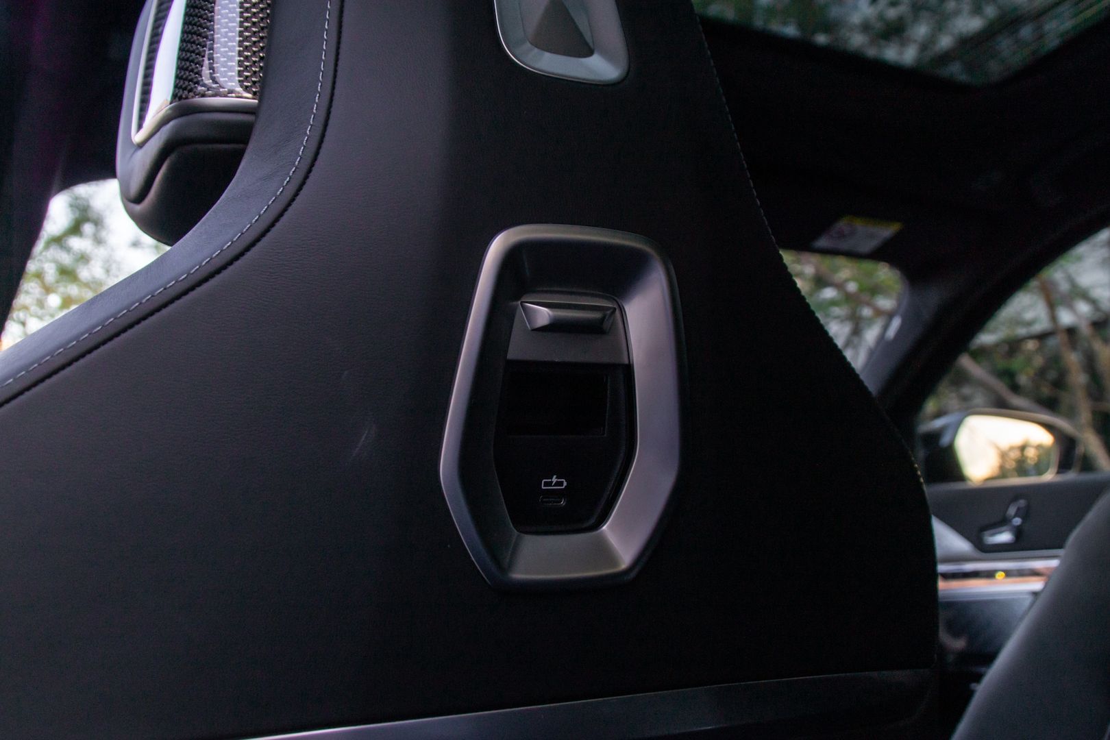 BMW i7 M70