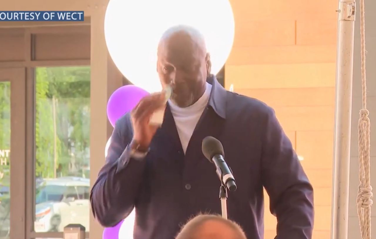 Michael Jordan's tears of joy at the opening of the third clinic for the uninsured