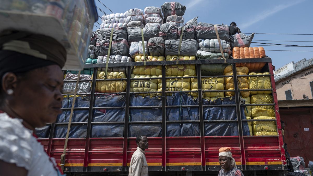 Fast Fashion Waste Is Choking Ghana With Mountains of Trash
A truck containing a delivery of bales of second-hand garments at the Kantamanto textile market in Accra, Ghana, on Thursday, Sept. 15, 2022. The rise of fast fashionand shoppers preference for quantity over qualityhas led to a glut of low-value clothing that inordinately burdens developing countries. Photographer: Andrew Caballero-Reynolds/Bloomberg via Getty Images
Bloomberg
Polluted, Climate Issues, Landfill, Pollution, Environmental, Trash, Waste, Garbage, Waste Management, Ghanaian, EMEA, Consumer Goods, Bloomberg Green, Ghana, African, Apparel and Textile Products, Business News, Environment, Africa, Textiles, Industries, Energy, Natural Resources, Business Finance and Industry, Business Finance and Industry, Accra, Ghana