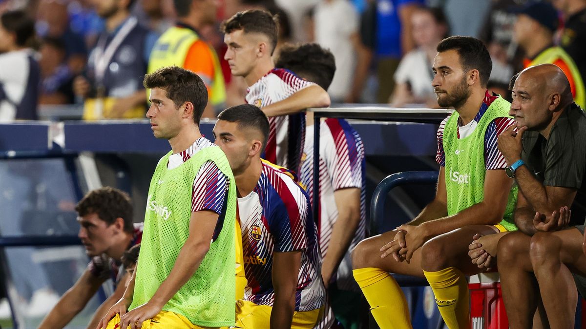 Zdjęcie okładkowe artykułu: Getty Images / David S. Bustamante/Soccrates / Na zdjęciu: piłkarze FC Barcelony. Sergi Roberto pierwszy z lewej